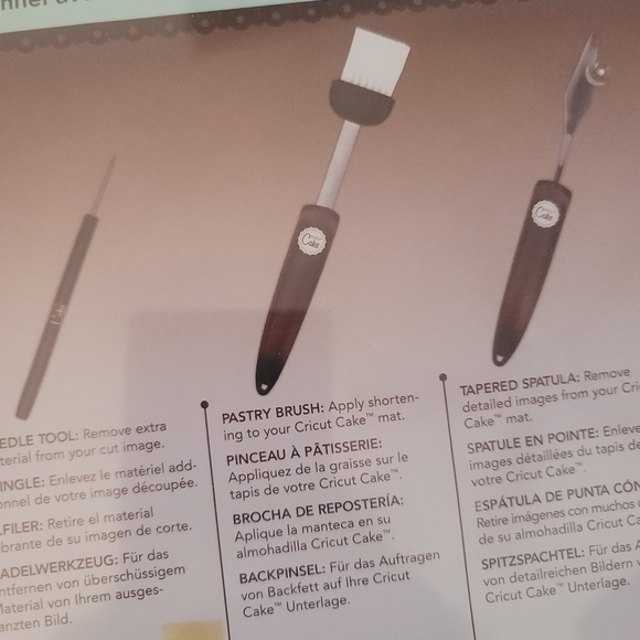 Cricut Cake Tool Kit - Picture 13 of 14